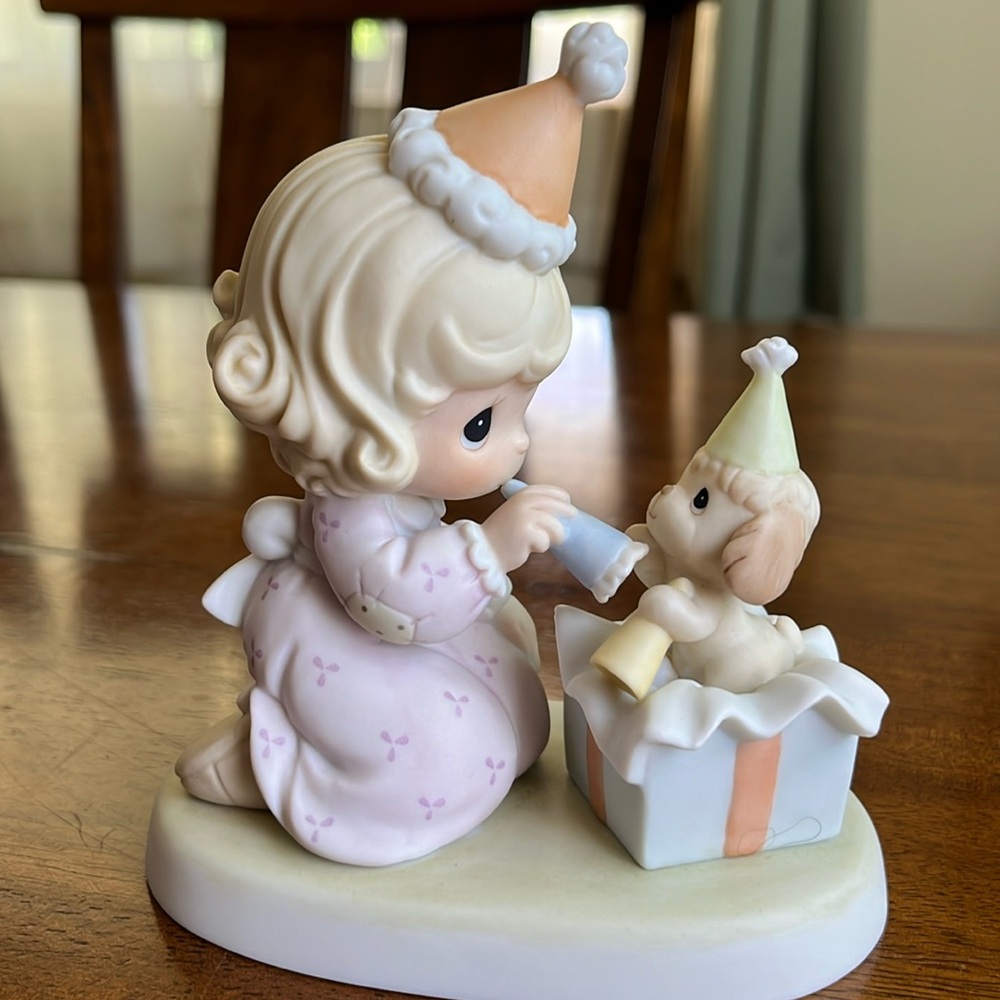 Precious Moments -2000 Birthday Full of Surprises